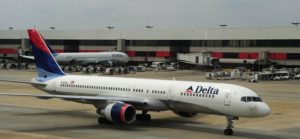 Delta Airlines: no ai posti centrali sull’aereo per evitare contagi
